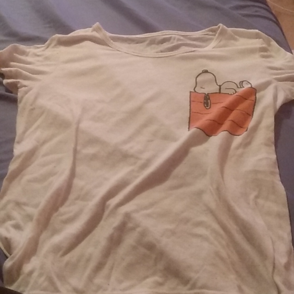 Woman's tee-shirt